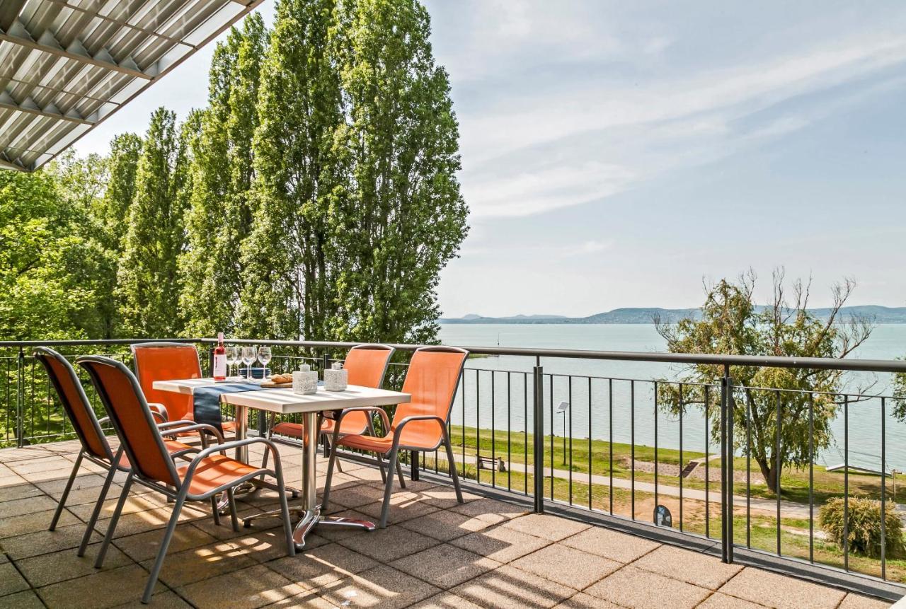 Panoramic Art Apartment With Jacuzzi Balatonlelle Buitenkant foto