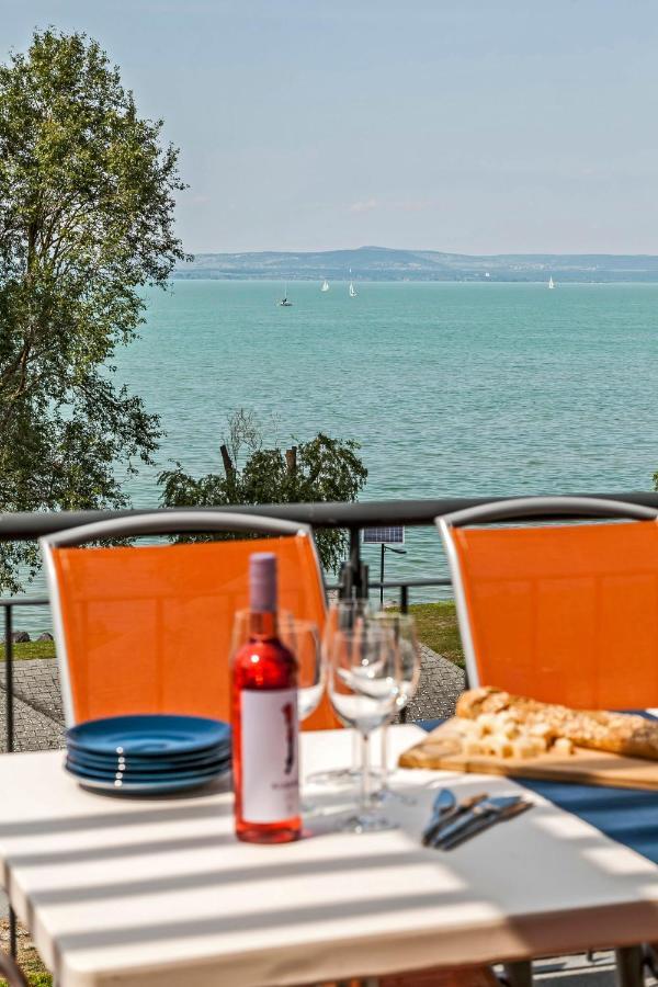 Panoramic Art Apartment With Jacuzzi Balatonlelle Buitenkant foto